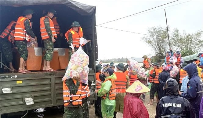 Rice aid delivered to flood-hit residents in Dak Lak province. (Photo: VNA)
