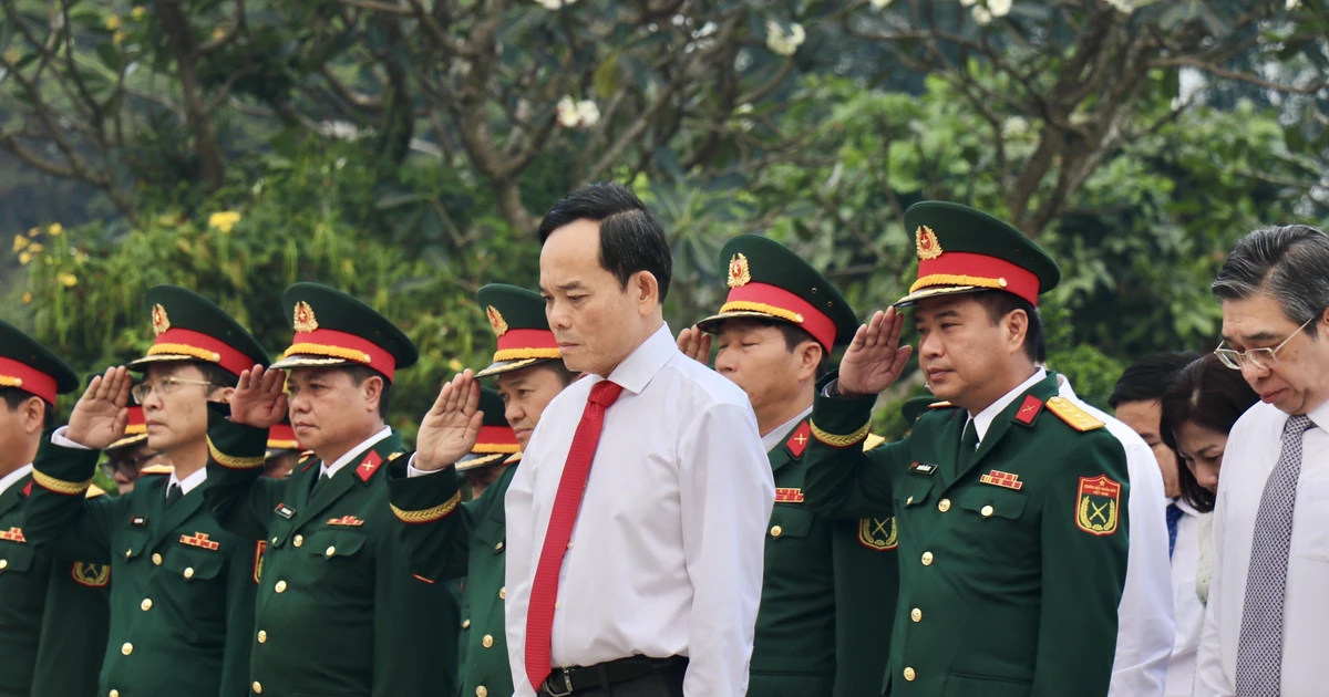 Ho Chi Minh City leaders pay tribute to fallen heroes ahead of Tet