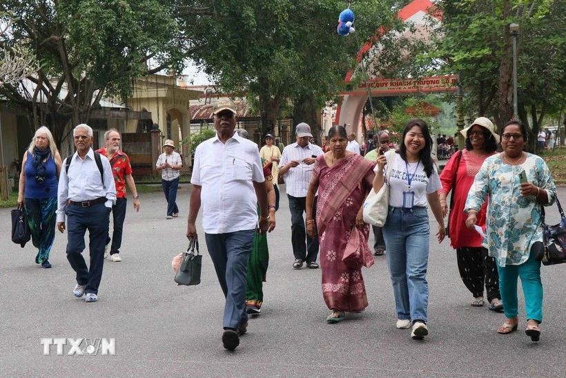 Indian tourists visit Viet Nam. (Photo: VNA)