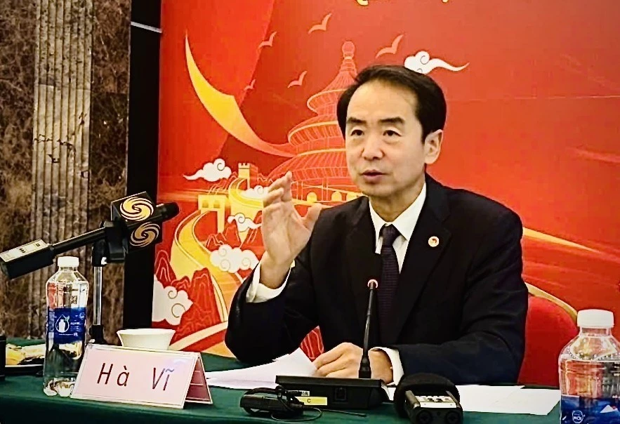 Chinese Ambassador to Viet Nam He Wei speaks at a press briefing in Ha Noi on December 29. (Photo: VNA) 