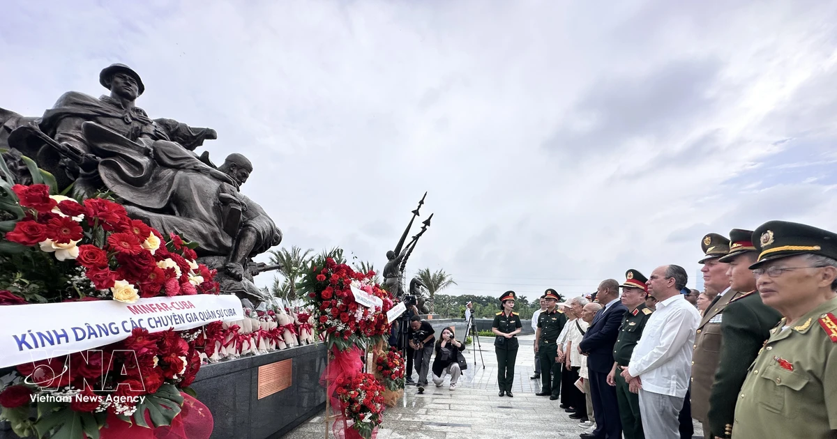 Vietnam, Cuba pay tribute to fallen Cuban military experts