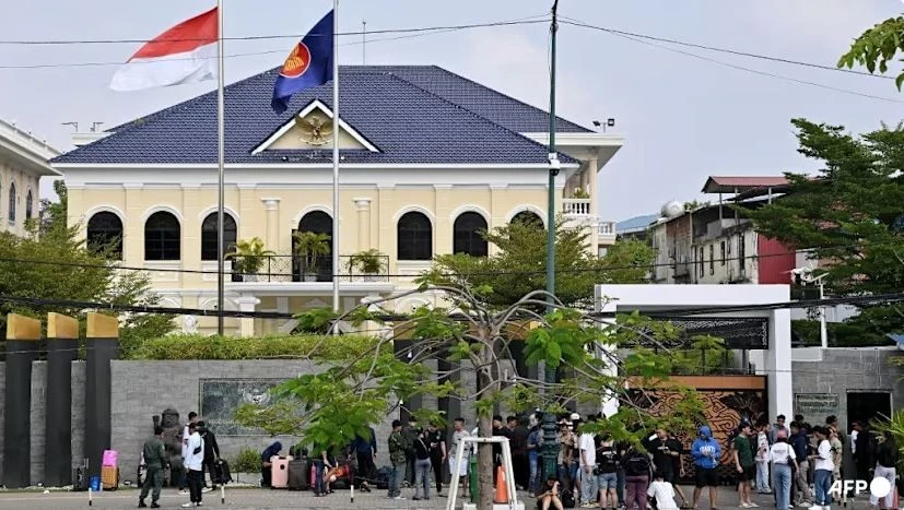 More than 400 Indonesians released from Cambodian scam networks