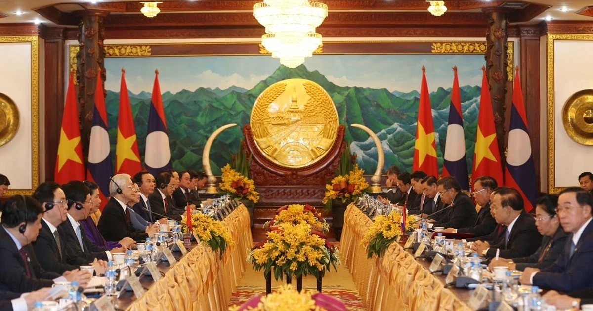 Top leaders of Vietnam and Laos hold talks in Vientiane | Vietnam+ ...
