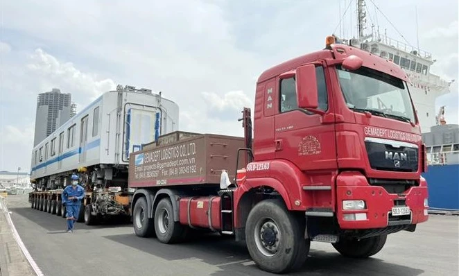 Two more trains Metro Line No.1 arrives in HCM City