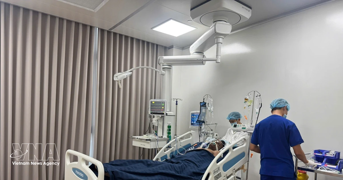 Cho Ray Hospital dispatches emergency team to support Phu Quoc boat capsize victims