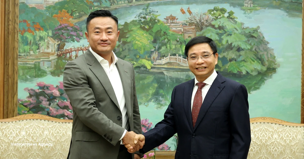 Vietnam seeks global expertise to develop cryptocurrency market: Deputy PM