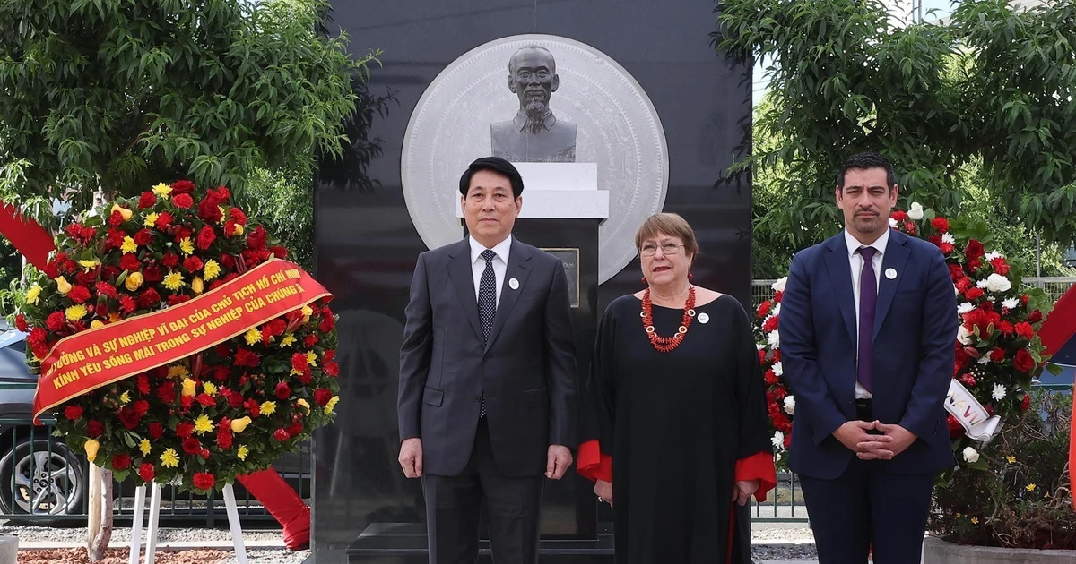 State leader lays wreath in tribute to President Ho Chi Minh in Chile ...