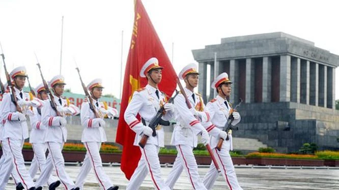 Honor guards at the Mausoleum