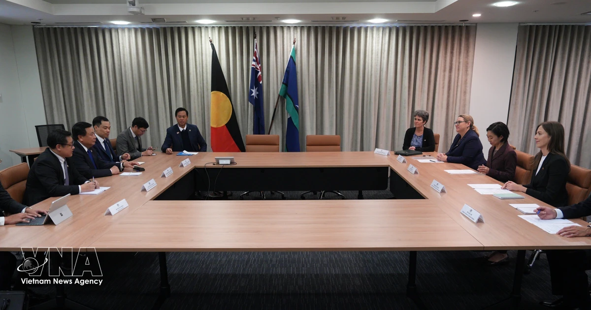 Vietnam, Australia deepen cooperation in personnel training, policy consultancy
