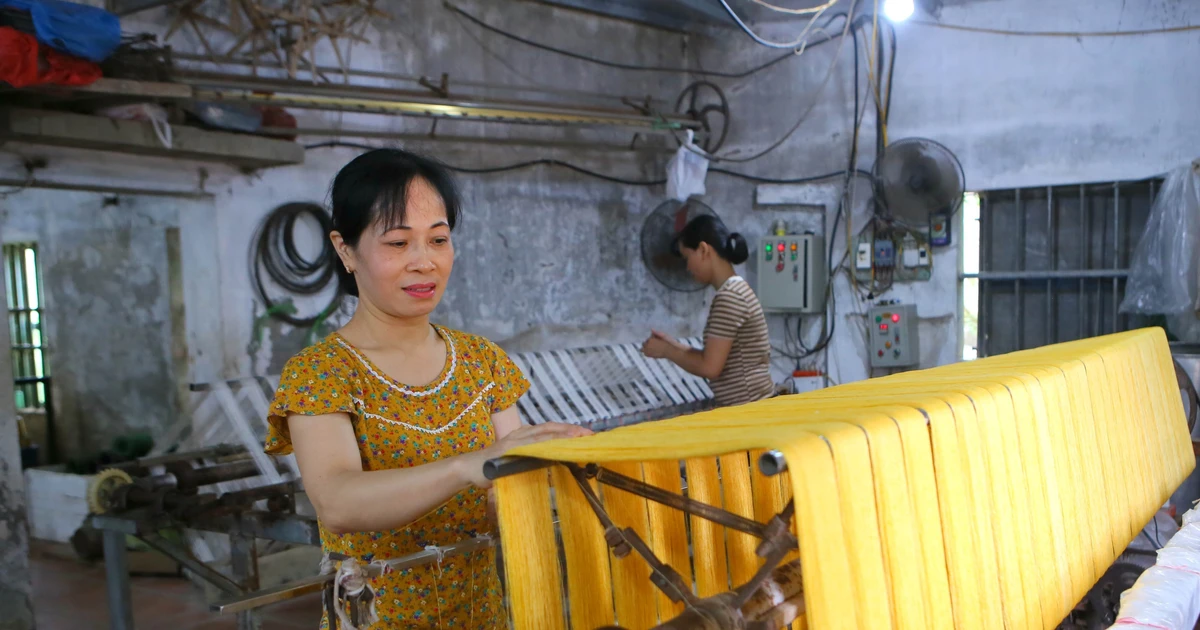 Ninh Binh preserving and promoting the silk-reeling craft of Co Chat ...