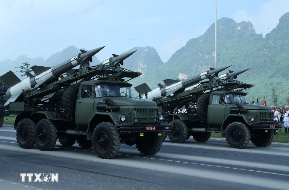 Tanks and missiles in full rehearsal ahead of the 80th National Day ...