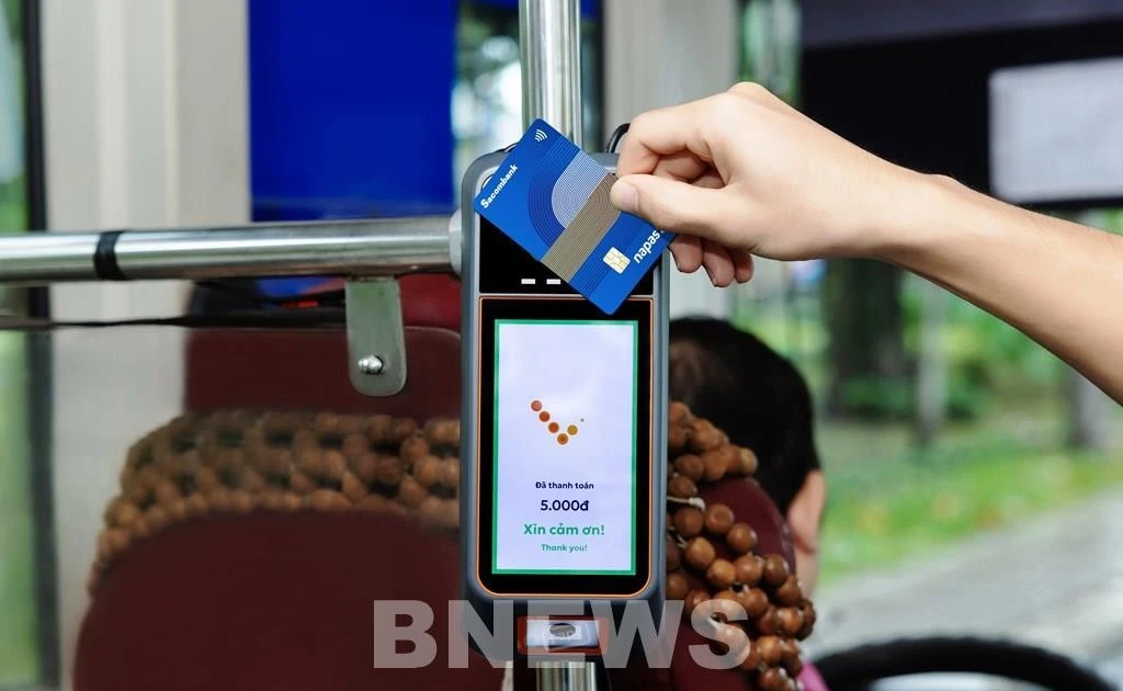 Contactless NAPAS card payment system launched on buses