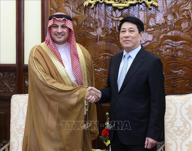 State President meets outgoing Saudi Arabian, Philippine ambassadors