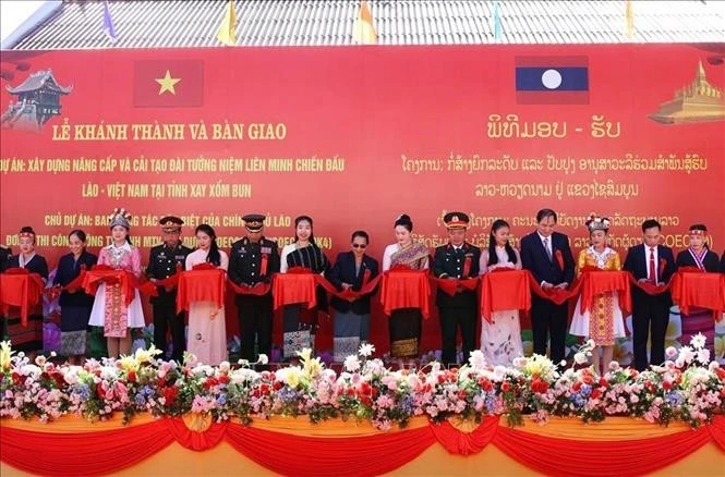 Vietnam-Laos solidarity spotlighted with monument handover