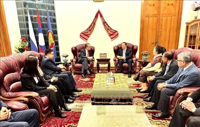 Vietnam, Laos advance together into new development era