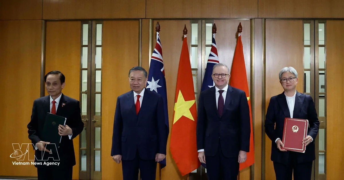 Vietnamese, Australian leaders witness exchange of cooperation documents