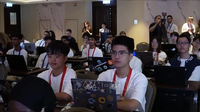 Vietnamese students join international cybersecurity camp in Russia