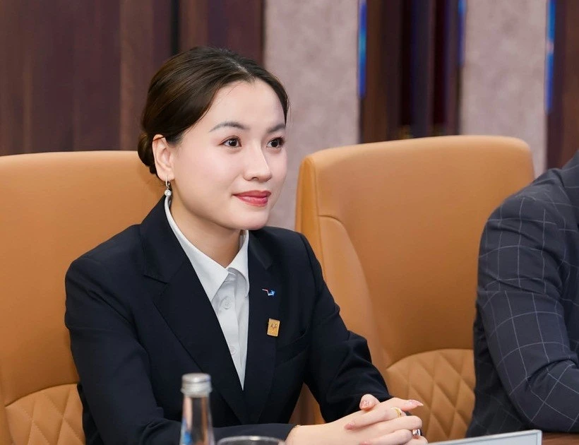 Digital transformation in real estate brokerage: From technology to ecosystem restructuring