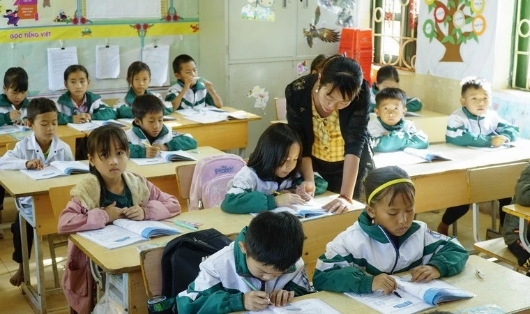 Viet Nam prioritises Lao, Cambodian teaching in border communes