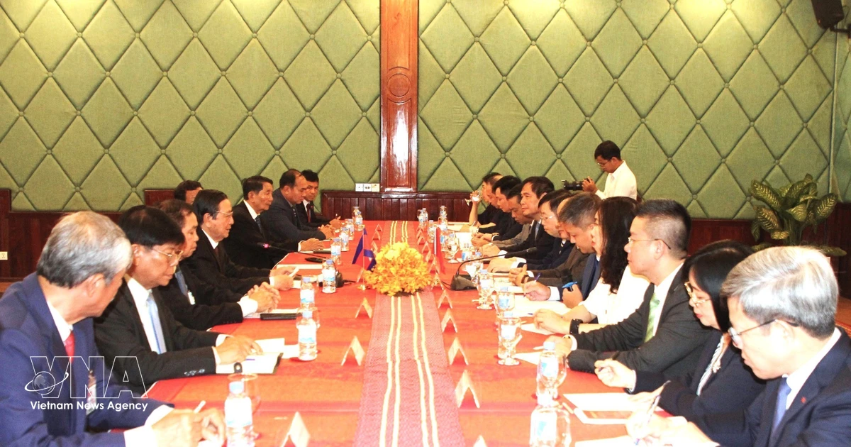 Vietnam, Cambodia pledge to deepen traditional friendship