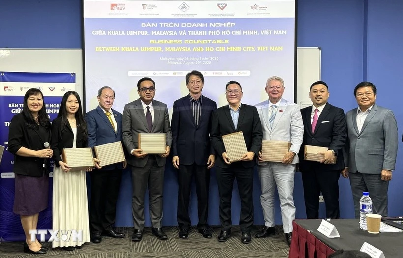 Vietnam, Malaysia strengthen business ties