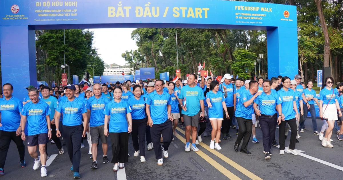 HCM City friendship walk marks 80 years of Vietnamese diplomacy