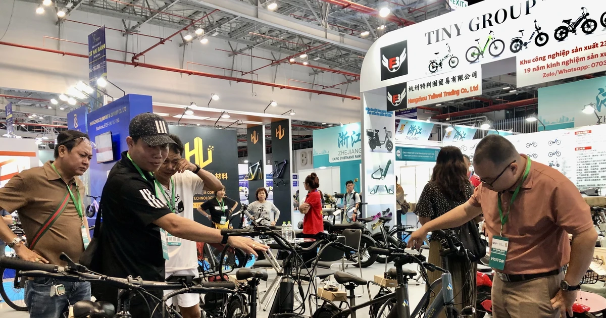 Viet Nam Cycle Expo 2025 attracts a large number of visitors (Photo: VNA)