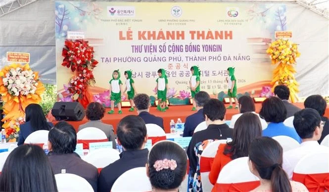 At the inauguration of the community digital library in Quang Phu ward, Da Nang city. (Photo: VNA)