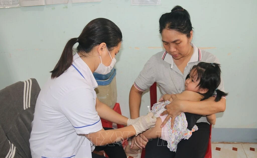 Vietnam proactively takes polio prevention measures amid outbreak in Laos