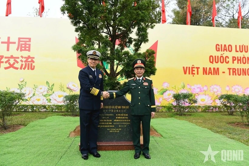 Chinese Defence Minister arrives in Quang Ninh to attend border friendship exchange activities