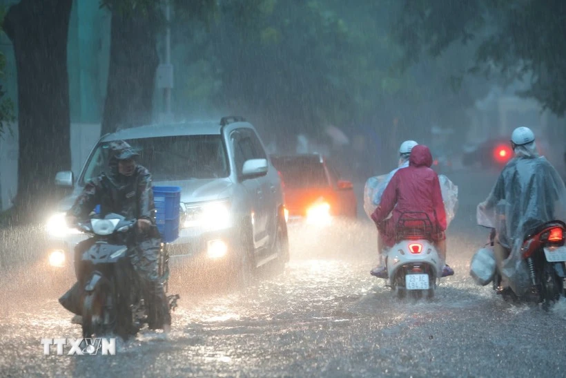Hang Bai street in Ha Noi is flooded in recent heavy rains. (Photo: VNA)