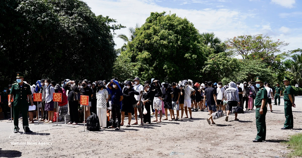 An Giang receives 137 Vietnamese citizens handed over by Cambodia