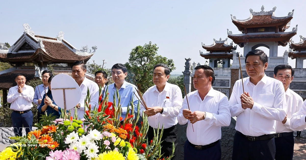 NA leader pays tribute to President Ho Chi Minh in Nghe An
