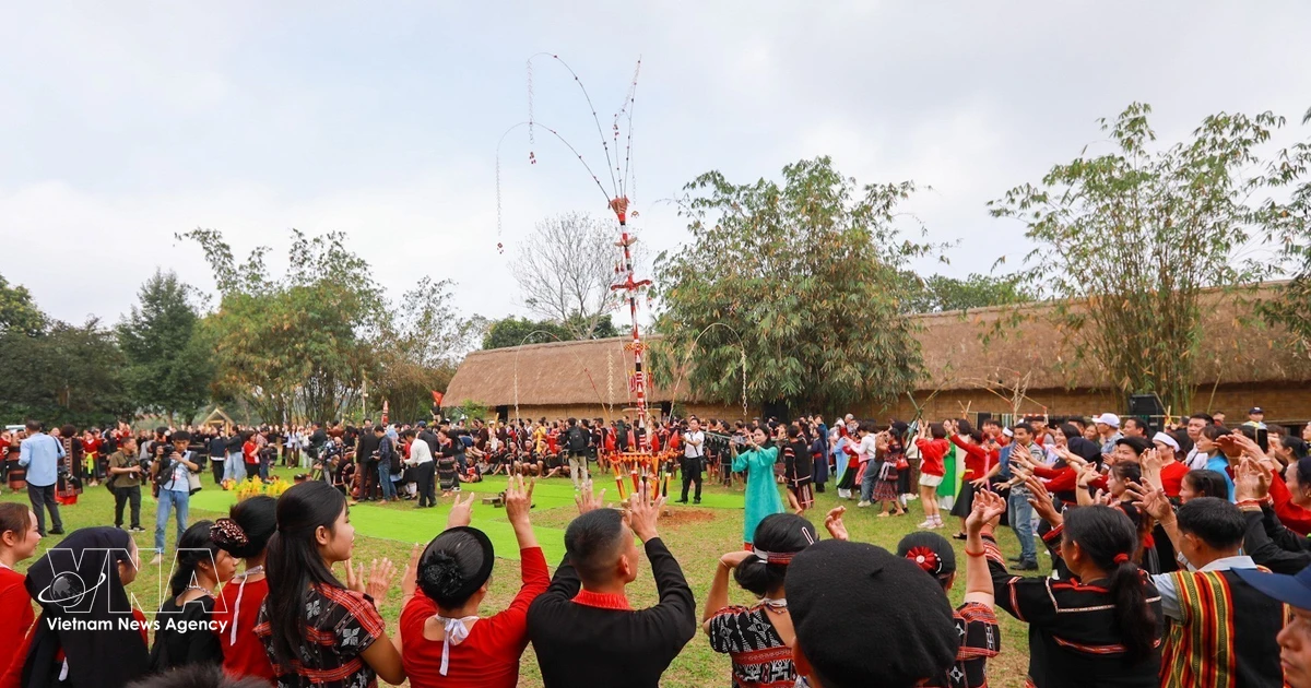 “Colours of Spring across the Nation” event honours cultural traditions of ethnic communities