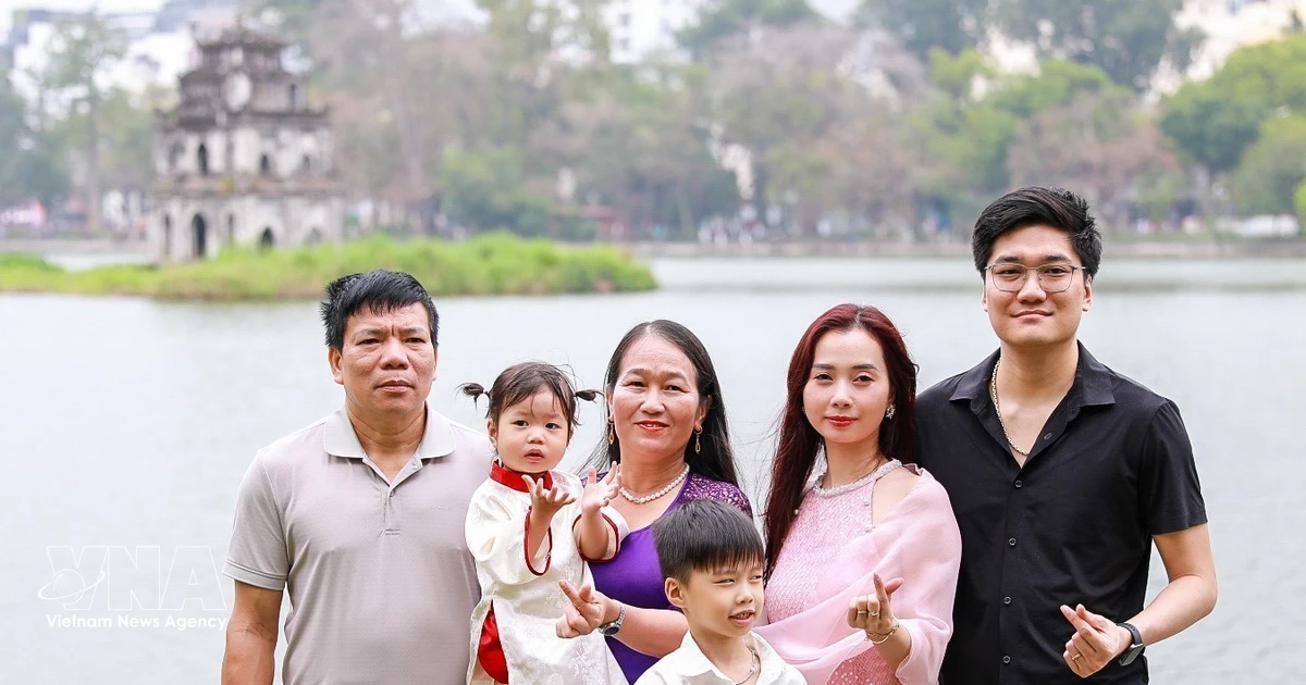 Hanoi promotes family values to mark International Day of Happiness