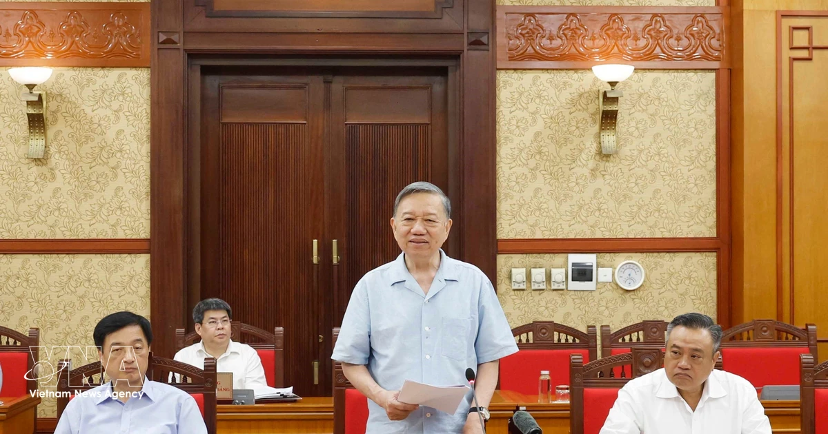 Top leader calls for stronger Party leadership over inspection work to combat corruption