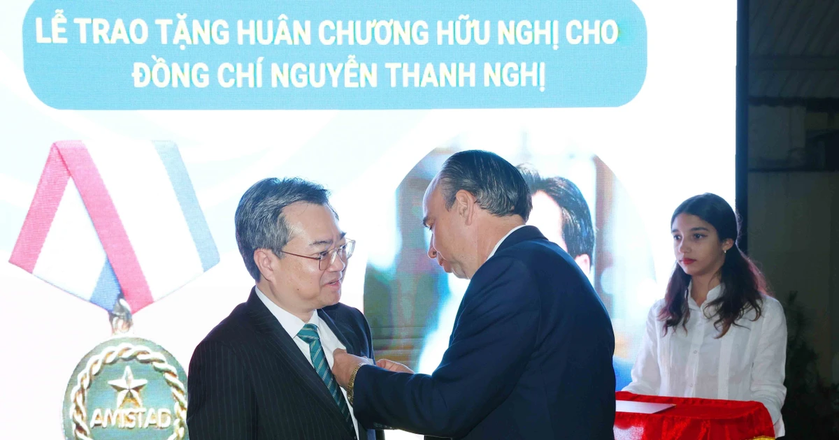 Cuban Ambassador bestows Friendship Medal on Party official