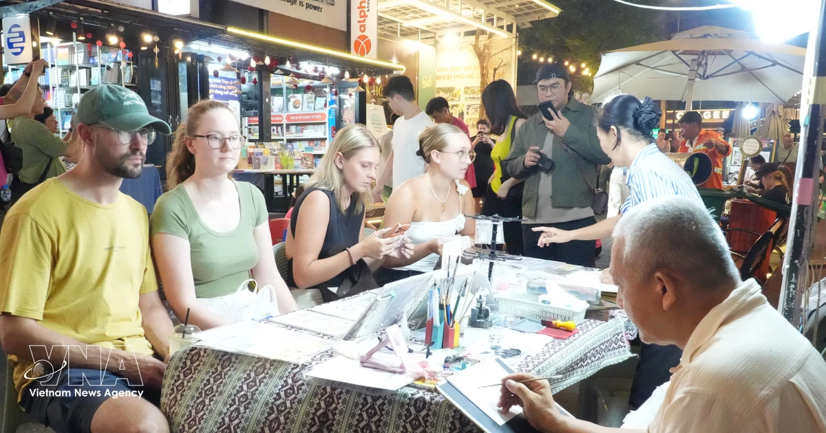 Night book festival livens up Ho Chi Minh City