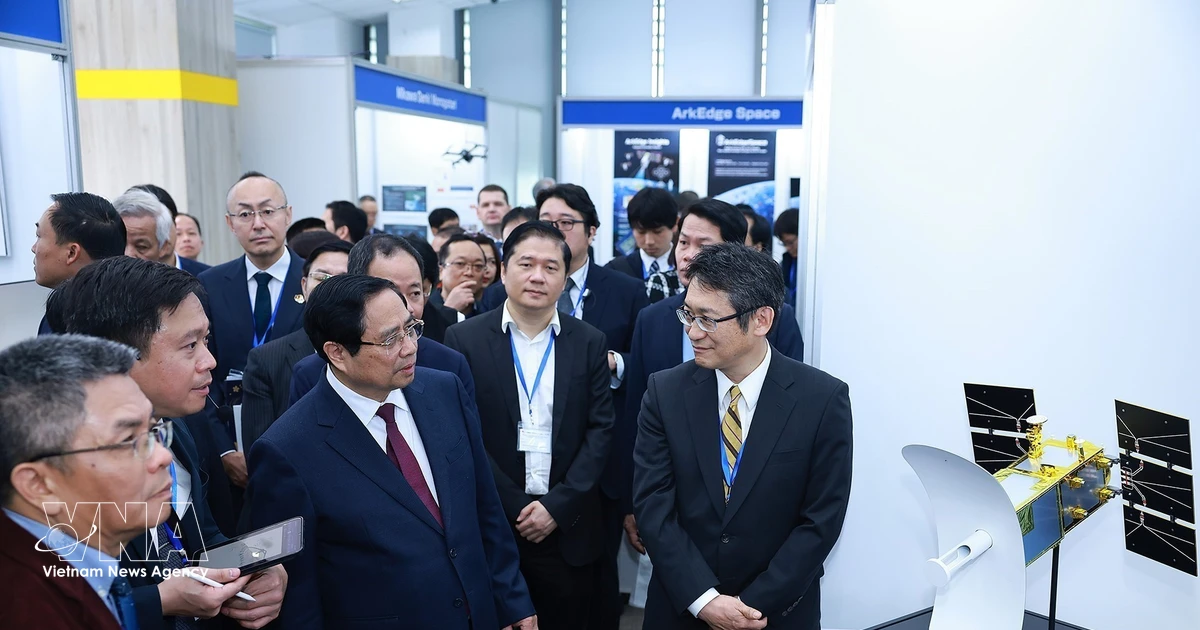 PM calls for accelerated space technology development in Vietnam