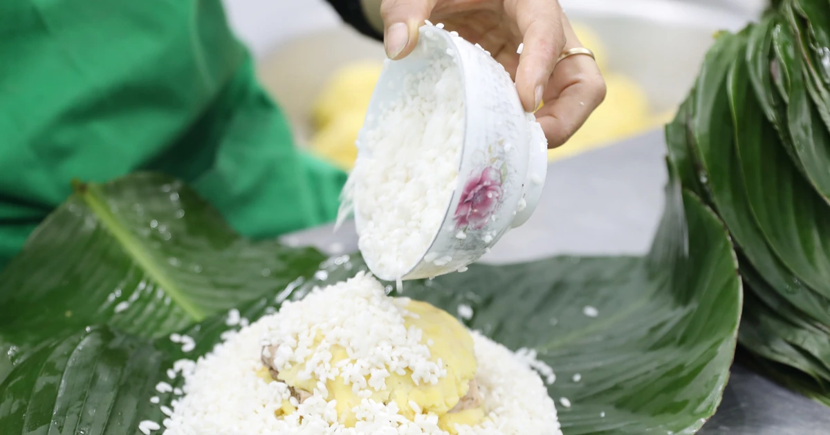 View - The tradition of making Chung cakes for Lunar New Year | Vietnam+ (VietnamPlus)