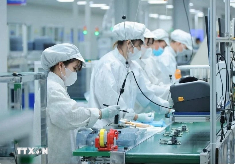 Vietnam explores high-tech growth drivers with Chinese industry leader