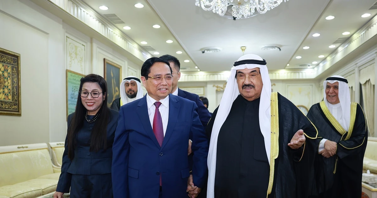 Vietnamese government leader visits former Kuwaiti Prime Minister