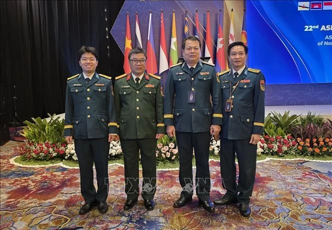 The Vietnamese delegation led by Commander of the Viet Nam Air Defence-Air Force Maj. Gen. Vu Hong Son (second from right) at the 22nd ASEAN Air Chiefs Conference (Photo: VNA)