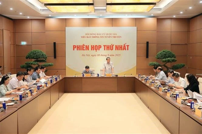 An overview of the Information and Communications Subcommittee's first meeting on September 8 (Photo: VNA)