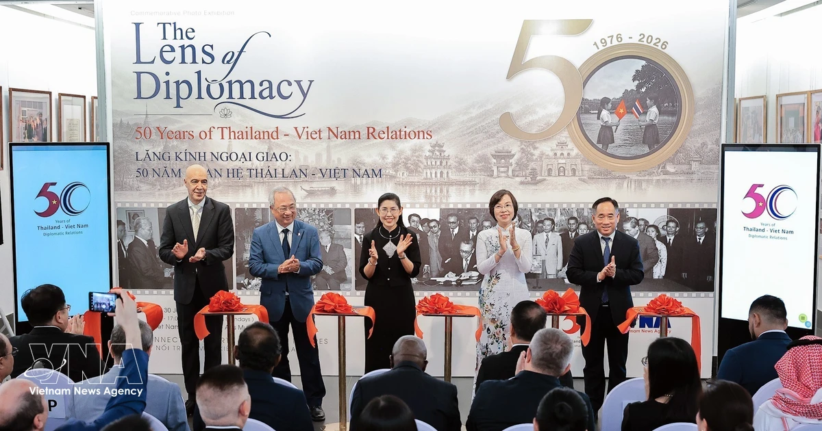 Photo exhibition celebrates 50 years of Vietnam-Thailand diplomatic relations