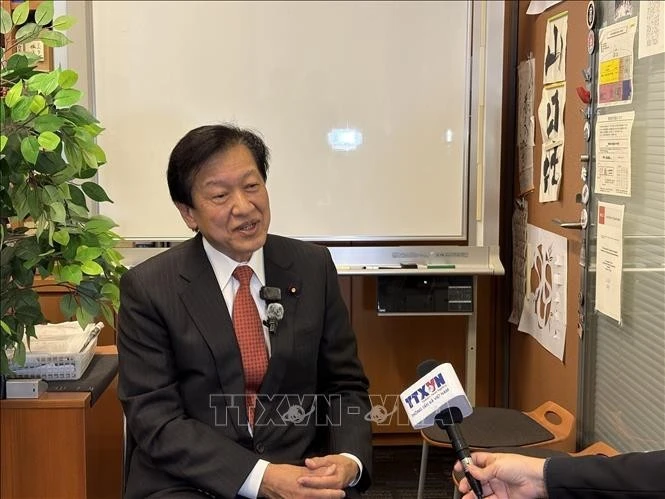 Japanese official expects to tighten party-to-party relations with Vietnam