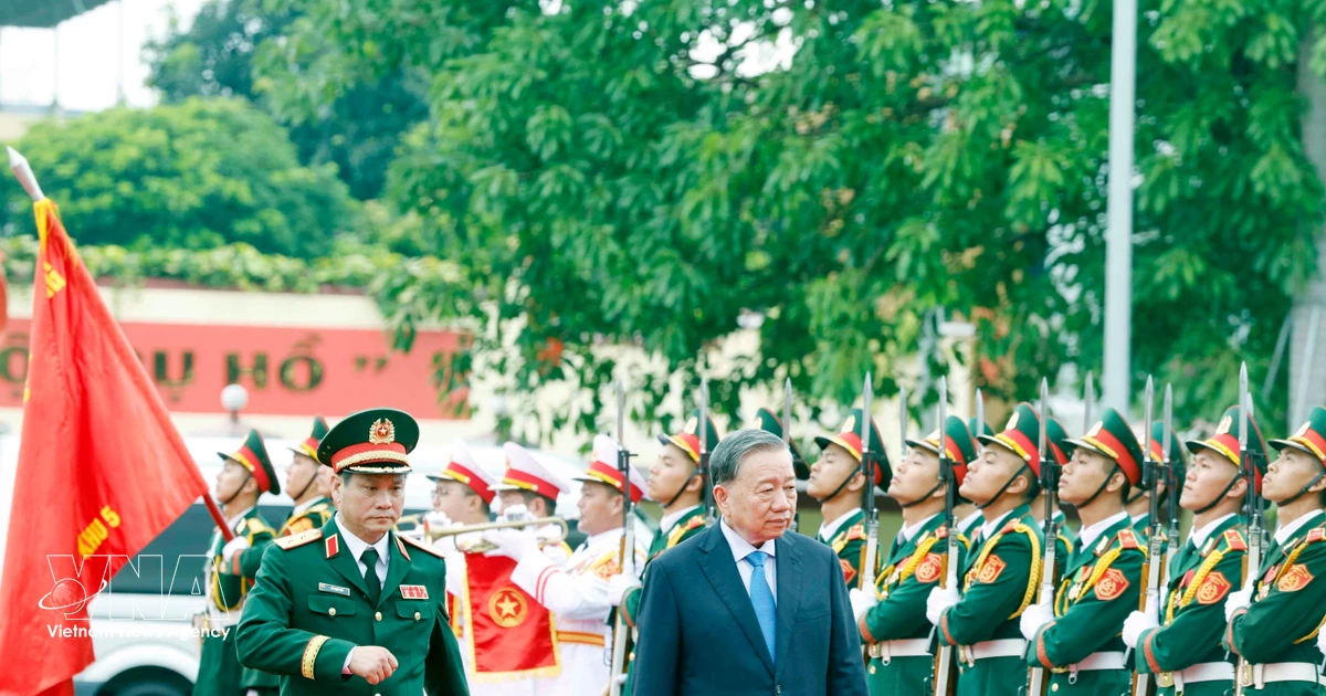 Top leader requests Military Region 5 to play core role in building all-people defence