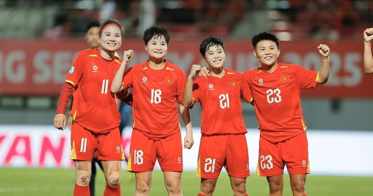 Vietnamese female footbalers deliver an impressive performance at the opener of the MSIG Serenity Cup 2025. (Photo: VNA)