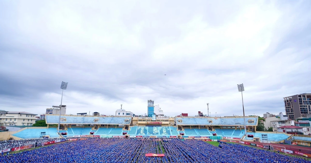 As many as 8,800 volunteers have been ready for the celebrations of the 80th anniversary of the August Revolution and National Day. (Photo: VNA)