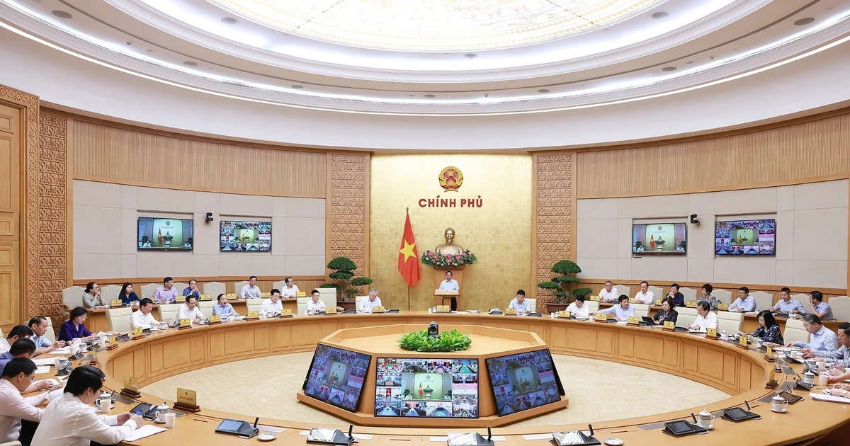 The Government's regular meeting for July on August 7 (Photo: VNA)
